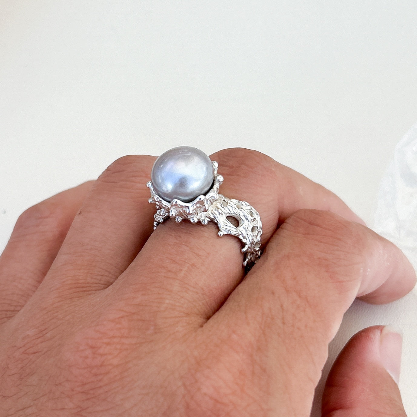 Silver freshwater pearl statement ring with textured finish, hand-carved casting ring band with 11mm cultured freshwater pearl