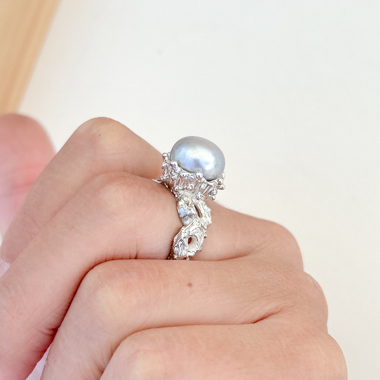 Silver freshwater pearl statement ring with textured finish, hand-carved casting ring band with 11mm cultured freshwater pearl