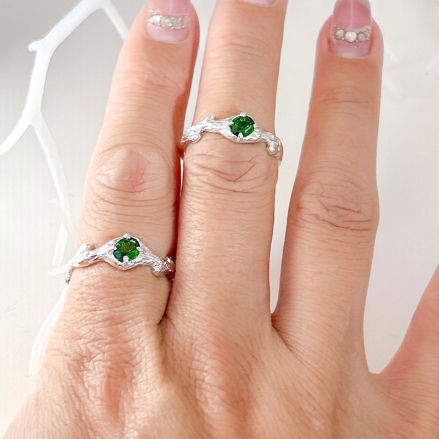 diopside ring, hand craved lost wax tree branches ring band in sterling silver, hand set gemstone ring with green chrome diopside