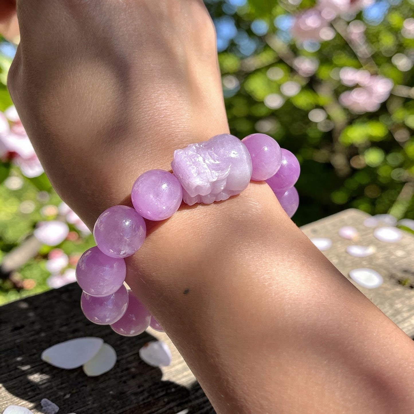 15MM+ natural Kunzite bracelet with pixiu cravings, healing gemstone present for her, cat eye purple Kunzite beaded bracelet