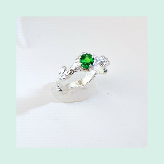 diopside ring, hand craved lost wax tree branches ring band in sterling silver, hand set gemstone ring with green chrome diopside