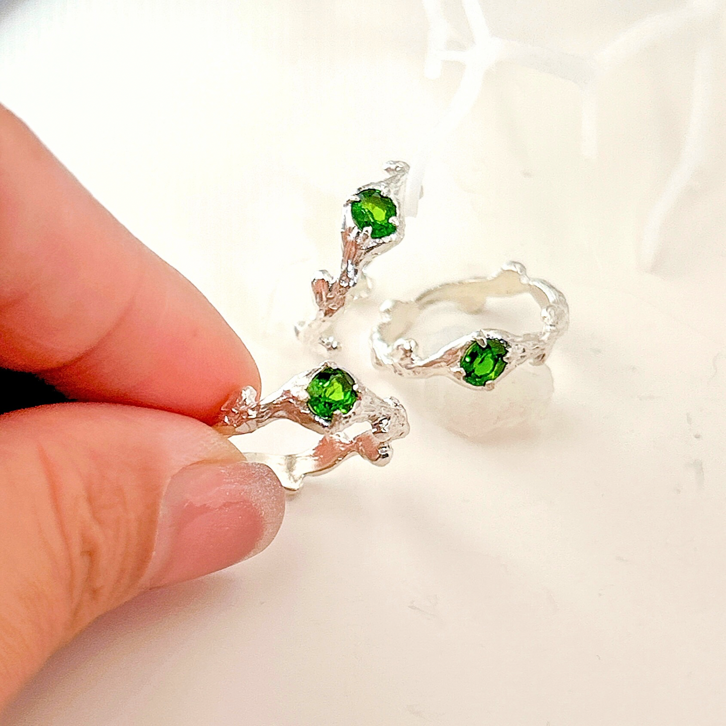 diopside ring, hand craved lost wax tree branches ring band in sterling silver, hand set gemstone ring with green chrome diopside